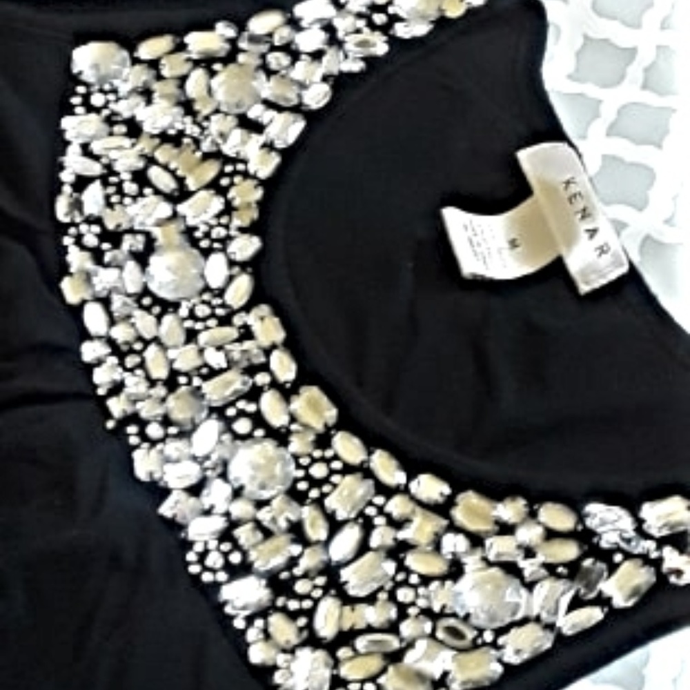 *Pre Loved* Black Jewelled Tank Top : Sz MEDIUM